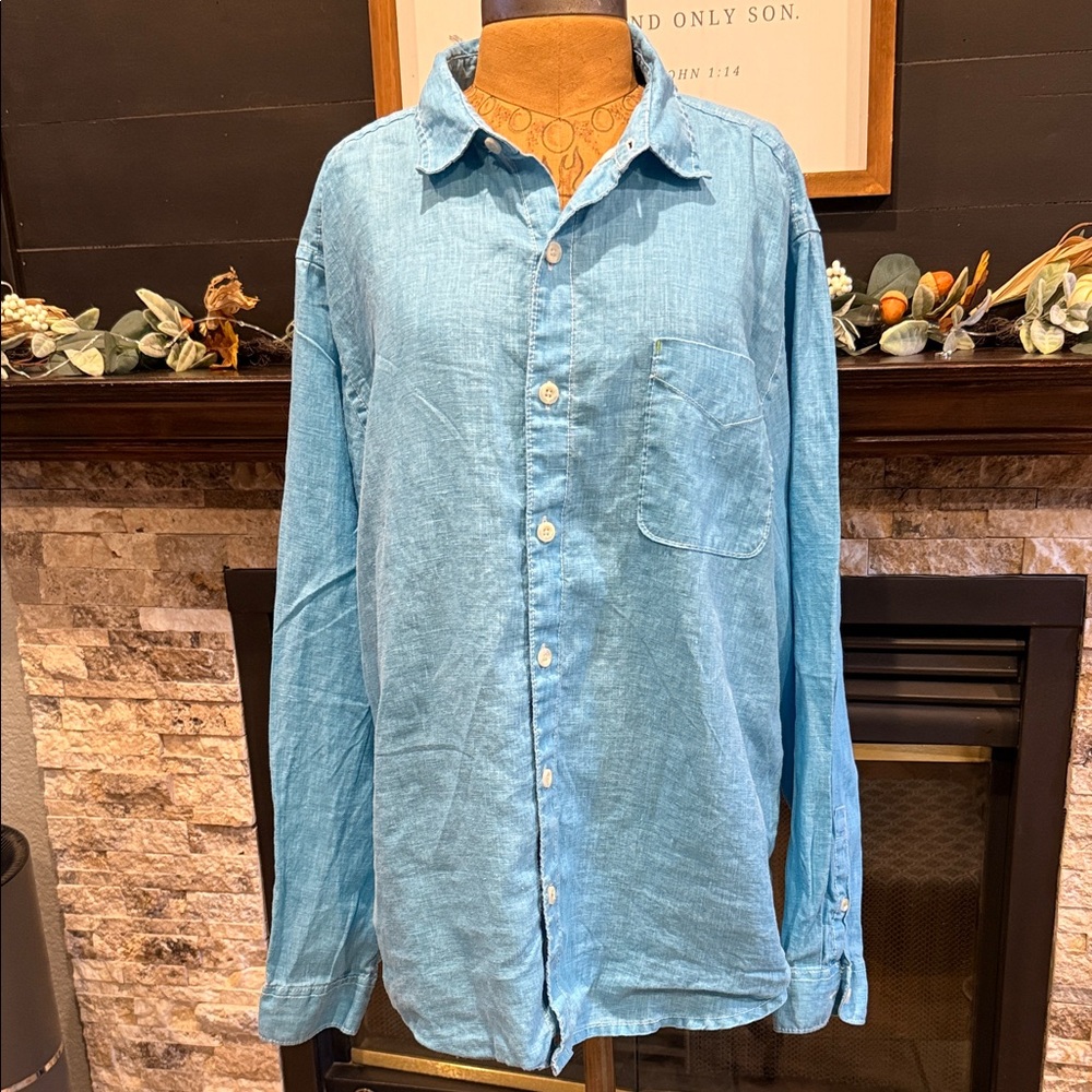 Tommy Bahama Light Blue Casual Button Down Shirt